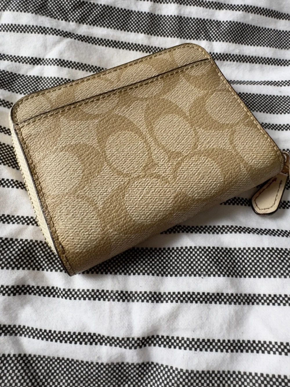 Coach Signature Small Zip Around Wallet - Picture 3 of 7